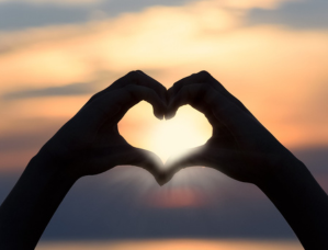 heart hands 299x 228
